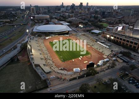 Une vue aérienne du stade Mike A. Myers sur le campus de l'Université du Texas, vendredi 25 mars 2022, à Austin. Tex. le stade est la maison de Th Banque D'Images