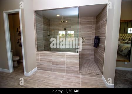 Cabine de douche moderne Banque D'Images