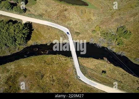 Pont traversant la rivière Taieri, près de Patearoa, Maniototo, Central Otago, South Island, Nouvelle-Zélande - antenne Banque D'Images