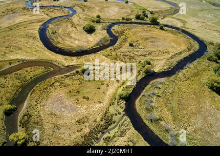 Rivière Taieri et plaine Taieri Scroll, près de Patearoa, Maniototo, Central Otago, South Island, Nouvelle-Zélande - antenne Banque D'Images