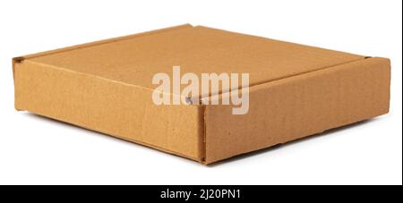 Boîte en carton brun isolé sur fond blanc Banque D'Images