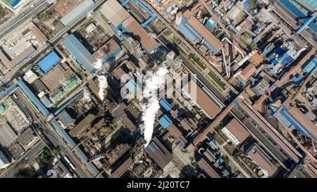 HUAI'AN, CHINE - 29 MARS 2022 - une photo aérienne prise le 29 mars 2022 montre une usine de fer et d'acier à Huai 'an, province de Jiangsu, Chine. Banque D'Images