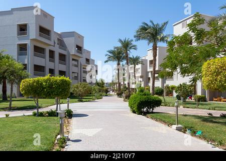 Hurghada, Egypte - septembre 25 2021 : un jardin à l'hôtel Solymar Soma Beach, Hurhgada, Egypte Banque D'Images