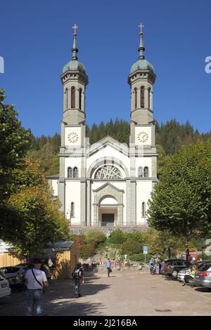 Église néo-romane Saint-Jean-Baptiste, Todtnau, Bade-Wurtemberg, Allemagne Banque D'Images