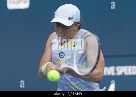 IGA Swiatek (POL) a battu Coco Gauff (USA) 6-3, 6-1, à l'Open de Miami, au Hard Rock Stadium de Miami Gardens, en Floride, le 28 mars 2022: © Karla Kinne/Tennisclix/CSM Banque D'Images