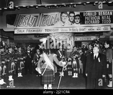 Gala première au Warner Theatre à Leicester Square en septembre 1949 pour RONALD REAGAN PATRICIA NEAL et RICHARD TODD dans LE COEUR PRÉCIPITÉ 1949 réalisateur VINCENT SHERMAN jouer John Patrick scénario Ranald MacDougall associé British Picture Corporation (BPC) / Warner Bros. Banque D'Images