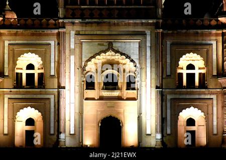 Delhi, Inde. 26th mars 2022. L'architecture illuminée de la tombe de Safdarjung à New Delhi pendant la nuit vue pour l'attraction touristique. (Photo d'Indraneel Sen/Pacific Press) crédit: Pacific Press Media production Corp./Alamy Live News Banque D'Images