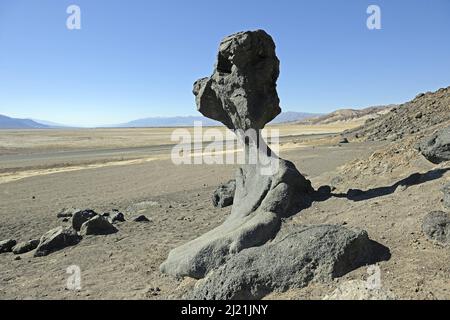 Champignon Rock, Devils Throne, États-Unis, Californie, Parc national de la Vallée de la mort Banque D'Images