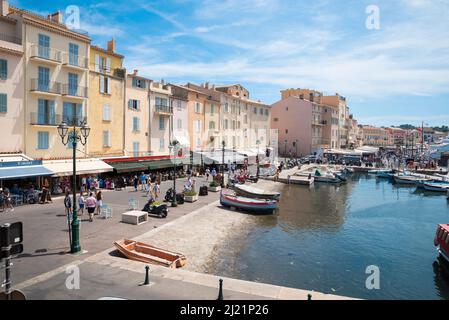 Riche et historique Saint Tropez dans la belle Côte d'Azur, au sud de la France sur la Méditerranée Banque D'Images