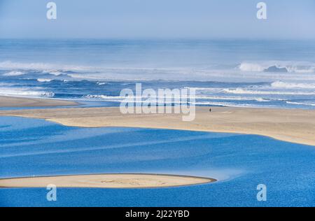 Plage de Foz do Arelho entre la mer et le lagon d'Obidos. Caldas da Rainha, Portugal Banque D'Images