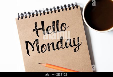 Carte Hello Monday avec une tasse de café Banque D'Images