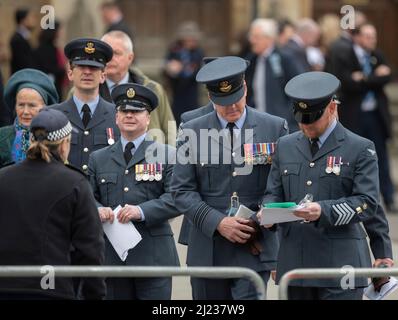 Westminster Abbey, Londres, Royaume-Uni. 29 mars 2022. Les clients arrivent pour le Memorial Service pour le duc d'Édimbourg, dont de nombreux membres de l'armée britannique et outre-mer. Crédit: Malcolm Park/Alay Banque D'Images