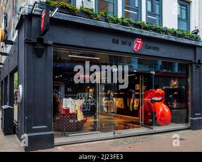 Rolling Stones Store Carnaby St London - RS No. 9 Carnaby est le magasin phare de Rolling Stones au 9 Carnaby Street Soho Londres. Ouvert 2020. Banque D'Images