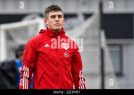 Newport, pays de Galles. 29 mars 2022. Le gardien de but Lewis Webb avant le match de qualification E du Championnat européen des moins de 21 ans de l'UEFA entre le pays de Galles U21 et la Bulgarie U21 à Rodney Parade à Newport, pays de Galles, Royaume-Uni, le 29 mars 2022. Crédit : Duncan Thomas/Majestic Media. Banque D'Images