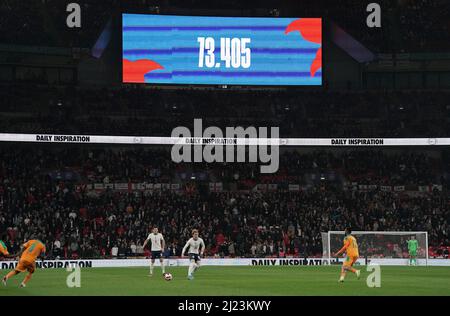 Le grand écran montre la présence comme 73 405 lors du match international amical au stade Wembley, Londres. Date de la photo: Mardi 29 mars 2022. Banque D'Images