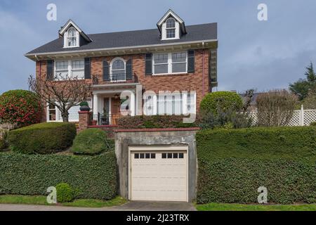 Grande maison Highland Drive quartier résidentiel Queen Anne à Seattle Washington. Banque D'Images