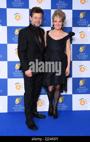 Londres, Royaume-Uni. 29 mars 2022. Lorraine Ashbourne et Andy Serkis assistent aux Royal Television Society Program Awards à l'hôtel Grosvenor de Londres. Date de la photo: Mardi 29 mars 2022. Le crédit photo devrait se lire: Matt Crossick/Empics/Alamy Live News Banque D'Images