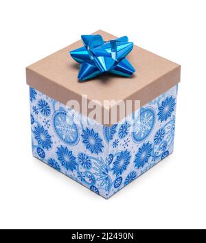 Petit coffret cadeau carré bleu avec noeud bleu. Banque D'Images