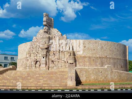 Mexique, Merida, un monument emblématique de la patrie, Monumento a la Patria sur le Paseo de Montejo. Banque D'Images