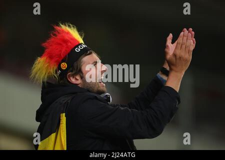 Bruxelles, Belgique. 29th mars 2022. Un fan de l'équipe Belgique applaudit à l'équipe lors d'un match international de football amical entre la Belgique et le Burkina Faso à Bruxelles, Belgique, le 29 mars 2022. Credit: Zheng Huansong/Xinhua/Alay Live News Banque D'Images