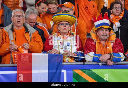 Amsterdam, pays-Bas. 29th mars 2022. NL fans dans le match amical PAYS-BAS - ALLEMAGNE 1-1 préparation aux Championnats du monde 2022 au Qatar, saison 2021/2022, le 29 mars 2022 à Amsterdam, pays-Bas. © Peter Schatz / Alamy Live News crédit: Peter Schatz/Alamy Live News Banque D'Images