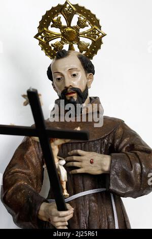 Musée social de Fray Pedro dans le couvent de San Francisco, Quito, Equateur. Statue de Saint François d'Assise datant du 17th siècle Banque D'Images