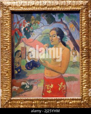 Femme tenant un fruit; où allez-vous. Tahiti 1893. Paul Gauguin ( 1848 - 1903 ). Exposition : icônes de l'art moderne de la collection Morozov Banque D'Images