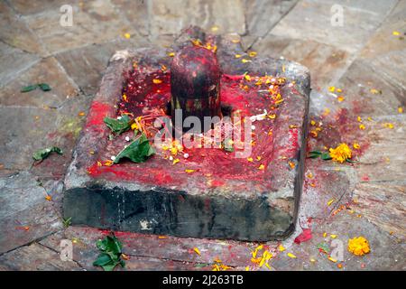 shiva lingam en pierre dans le temple hindou, Banque D'Images