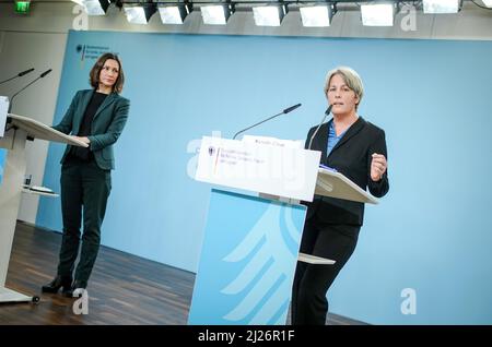 Berlin, Allemagne. 30th mars 2022. Kerstin Claus, nouveau commissaire aux abus du gouvernement allemand. Credit: Kay Nietfeld/dpa/Alay Live News Banque D'Images