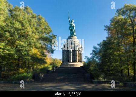 Le monument de Hermann dans la forêt de Teutoburger Banque D'Images