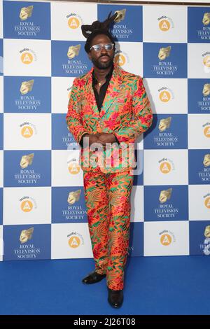 Le directeur Adjani Salmon arrive pour les Royal Television Society Program Awards à la Grosvenor House à Mayfair, Londres, Royaume-Uni Banque D'Images