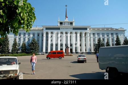 Tiraspol, Transnistrie, Moldova : Dom Sovetov ou Maison des Soviets ou Hôtel de ville de Tiraspol. Banque D'Images