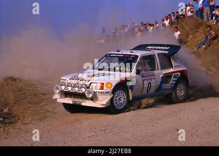 ARI Vatanen (fin) Terry Harryman (GBR) Peugeot 205 T16 E2 GRB Peugeot Talbot Sport voiture d'ouverture Banque D'Images