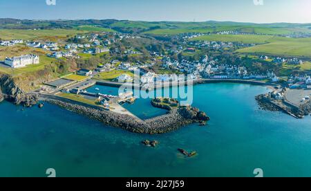 Vue aérienne du village de Portpatrick à Dumfries et Galloway, Écosse, Royaume-Uni Banque D'Images