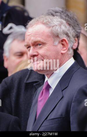 03/03/2011, Belfast, Irlande du Nord. Martin McGuinness aux funérailles du comédien de Belfast Frank Carson. Banque D'Images