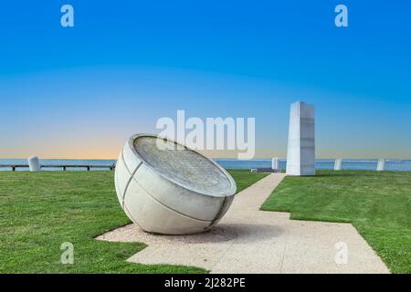 Newport, États-Unis - 23 septembre 2017 : célèbre monument de découverte portugais de Newport . Le monument a été construit à Brenton point, Newport, Rhode Island en 1988. Banque D'Images