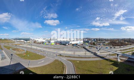 Sindelfingen, Allemagne - 20 mars 2021 : nouvelle usine de voitures électriques de Mercedes Benz à Sindelfingen. Il s'agit d'une grande chaîne de production pour l'el moderne Banque D'Images