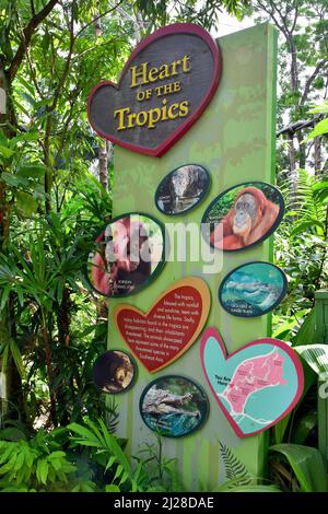 Panneau d'information, les jardins zoologiques de Singapour ou le zoo de Mandai, Singapour, Asie du Sud-est Banque D'Images