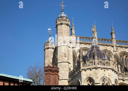 Bête, pinnacles et gargouilles sur la chapelle St George, résidence royale britannique. Château de Windsor, Windsor, Berkshire, Angleterre, Royaume-Uni Banque D'Images