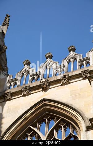 Bête, pinnacles et gargouilles sur la chapelle St George, résidence royale britannique. Château de Windsor, Windsor, Berkshire, Angleterre, Royaume-Uni Banque D'Images