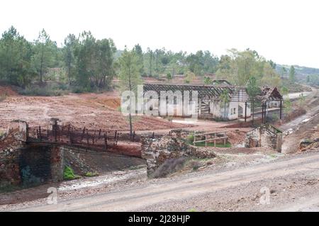 Site abandonné de la mine São Domingos, à Mértola, Alentejo, Portugal Banque D'Images