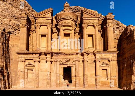 L'extérieur du monastère Al-Deir, Petra, Jordanie. Banque D'Images