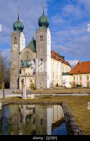 Ancien monastère de Baumburg, église Saint-Margare, Altenmarkt an der Alz, Chiemgau, haute-Bavière, Bavière, Allemagne Banque D'Images