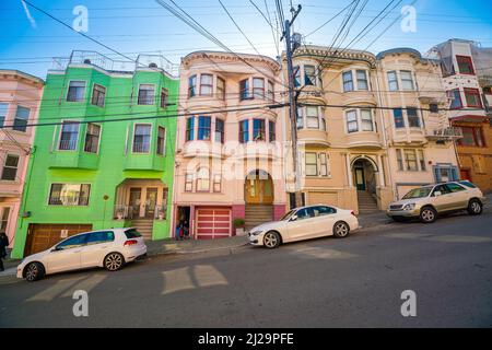 Parking sur la pente à San Francisco, États-Unis Banque D'Images