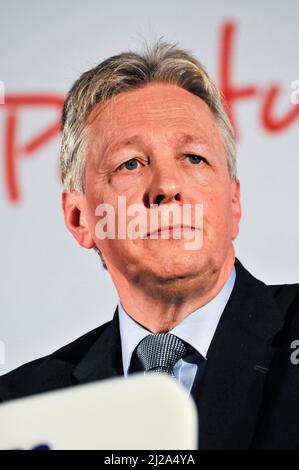 24 novembre 2012. Belfast, Irlande du Nord. Le chef du Parti unioniste démocratique, Peter Robinson, offre le discours principal à la conférence annuelle. Banque D'Images