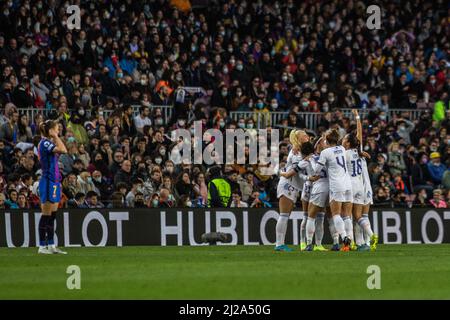 Barcelone, Catalogne. 30th mars 2022. Les joueurs du Real Madrid célèbrent un but lors du match de l'UEFA Women's Champions League entre le FC Barcelona Femeni et le Real Madrid Femenino au Camp Nou.final score; le FC Barcelona Femeni 5:2 Real Madrid Femenino (Credit image: © Thiago Prudencio/DAX via ZUMA Press Wire) Banque D'Images