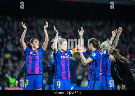 Barcelone, Catalogne. 30th mars 2022. Les joueurs du FC Barcelone célèbrent la victoire après le match de l'UEFA Women's Champions League entre le FC Barcelona Femeni et le Real Madrid Femenino au Camp Nou.final score; le FC Barcelona Femeni 5:2 Real Madrid Femenino (Credit image: © Thiago Prudencio/DAX via ZUMA Press Wire) Banque D'Images