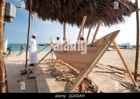 Dhow bois bateau fabricant. Construction dhow bateau. Foyer sélectif Banque D'Images