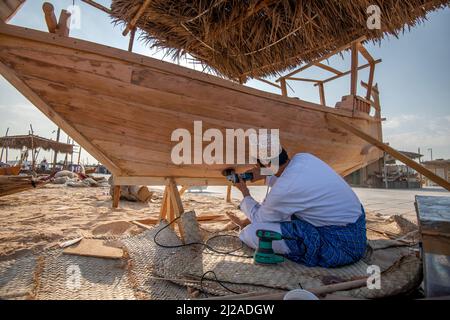 Dhow bois bateau fabricant. Construction dhow bateau. Foyer sélectif Banque D'Images