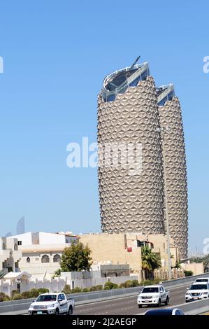 Al Hilal Bank, tours Al Bahr à Abu Dhabi, Émirats arabes Unis. Banque D'Images